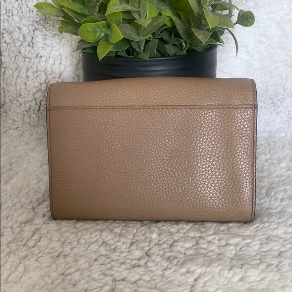 Michael Kors Taupe Leather Wallet with Gold Logo - Picture 2 of 9